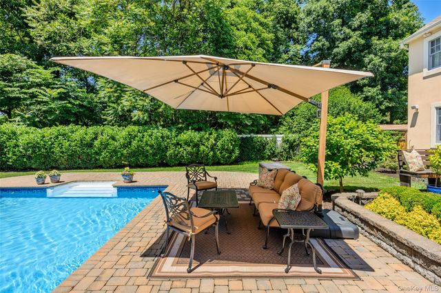 14 Fairway Drive, Port Jefferson, NY 11777