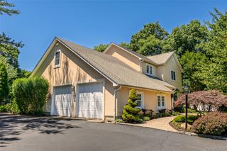 14 Fairway Drive, Port Jefferson, NY 11777