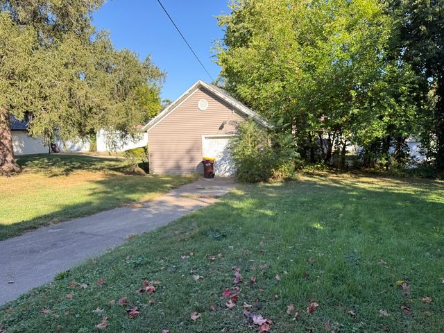 430 Shaw Street, Rockford, IL 61104