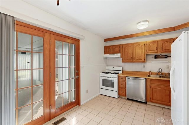 1769 Gayhart Drive, Xenia, OH 45385