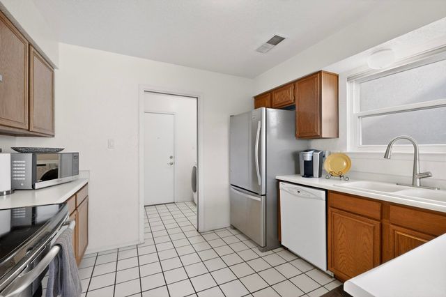 12323 Haines Avenue NE, Albuquerque, NM 87112