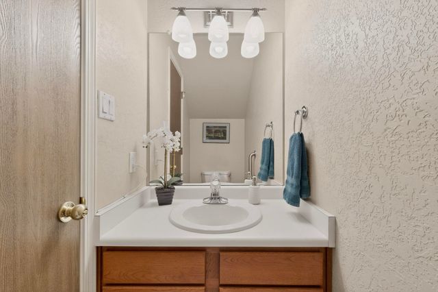 12323 Haines Avenue NE, Albuquerque, NM 87112