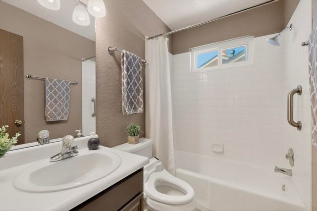 12323 Haines Avenue NE, Albuquerque, NM 87112