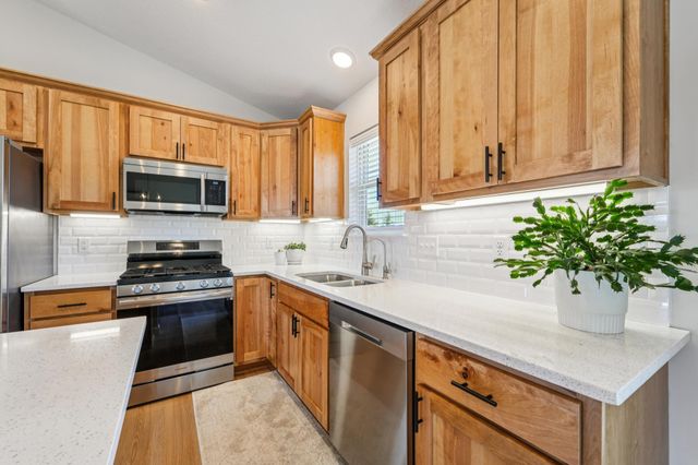 206 9th Ave Court NW, Lonsdale, MN 55046