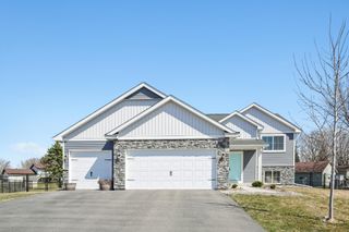 206 9th Ave Court NW, Lonsdale, MN 55046