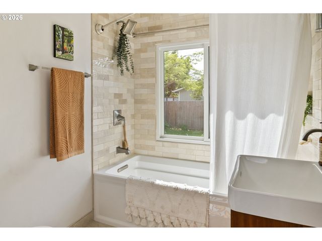 2619 Se 61ST Ave, Portland, OR 97206