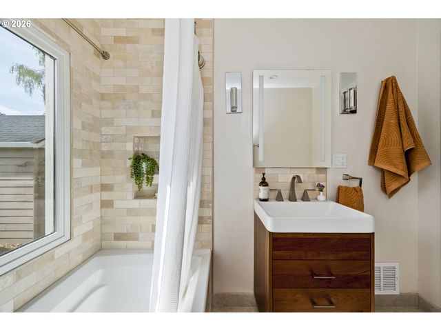 2619 Se 61ST Ave, Portland, OR 97206
