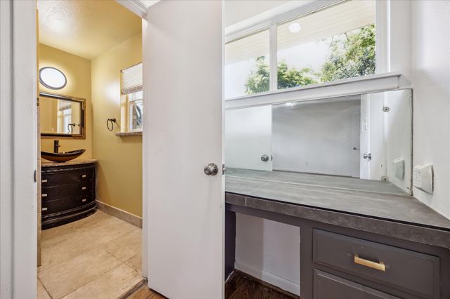 5419 Beechnut Street, Houston, TX 77096