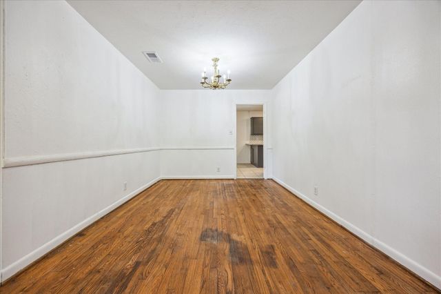 5419 Beechnut Street, Houston, TX 77096