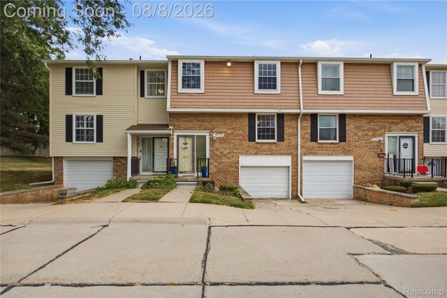 20350 Weybridge Street, Clinton Charter Township, MI 48036