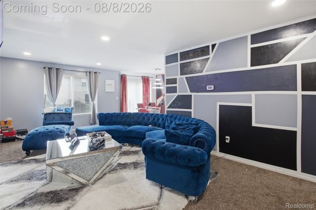 20350 Weybridge Street, Clinton Charter Township, MI 48036