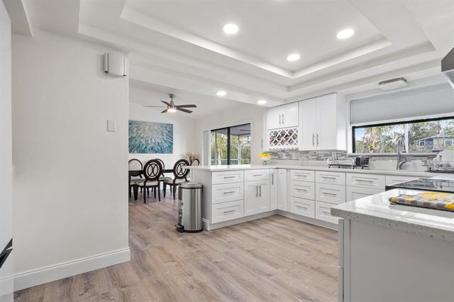 9080 CALOOSA DRIVE, Venice, FL 34293