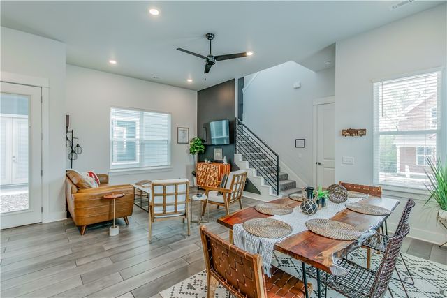 134 E South Street, Fayetteville, AR 72701