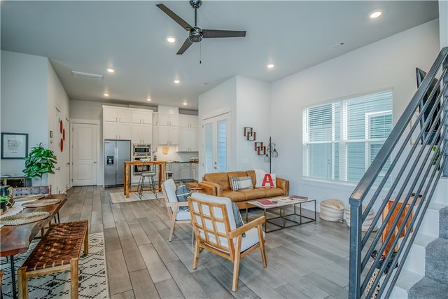 134 E South Street, Fayetteville, AR 72701