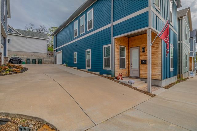 134 E South Street, Fayetteville, AR 72701