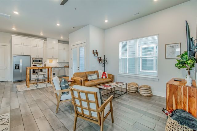 134 E South Street, Fayetteville, AR 72701
