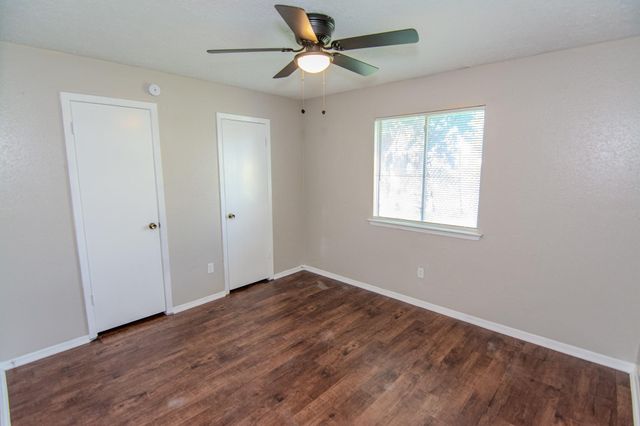 16746 Selder Drive, Friendswood, TX 77546