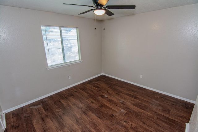 16746 Selder Drive, Friendswood, TX 77546