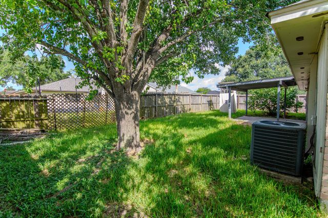 16746 Selder Drive, Friendswood, TX 77546