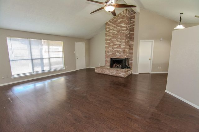 16746 Selder Drive, Friendswood, TX 77546