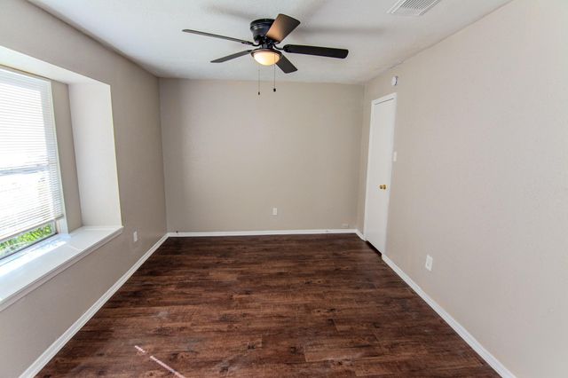 16746 Selder Drive, Friendswood, TX 77546