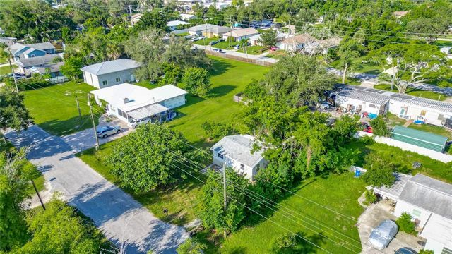 317 JESSICA STREET S, Nokomis, FL 34275