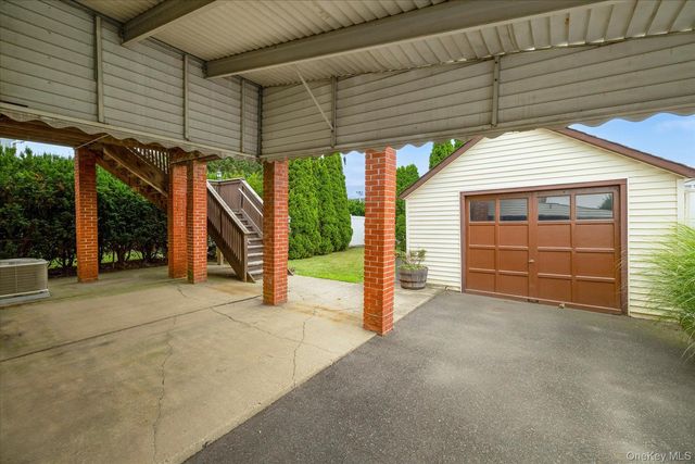 49 Roosevelt Court, Westbury, NY 11590