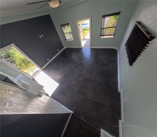2218 Harding St, Hollywood, FL 33020