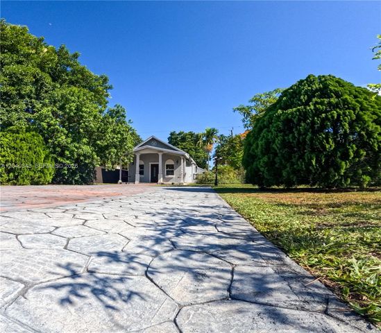 2218 Harding St, Hollywood, FL 33020