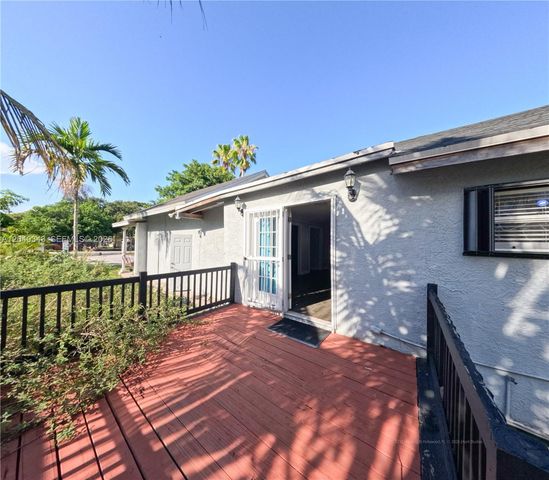 2218 Harding St, Hollywood, FL 33020