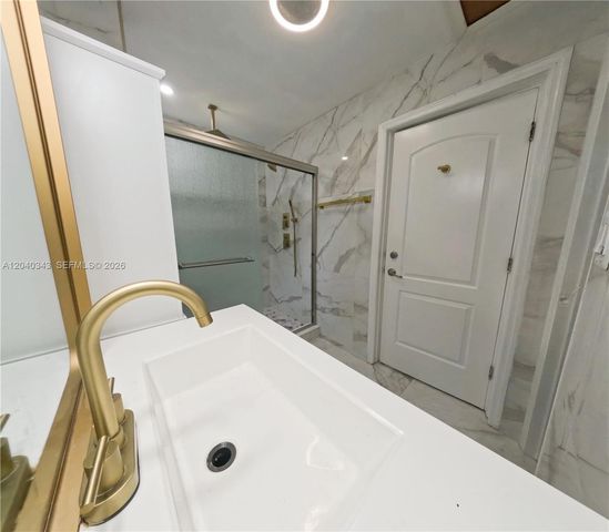 2218 Harding St, Hollywood, FL 33020
