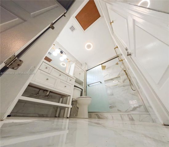 2218 Harding St, Hollywood, FL 33020