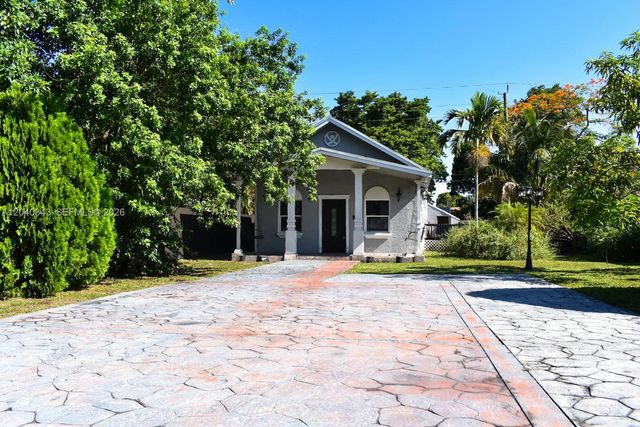 2218 Harding St, Hollywood, FL 33020
