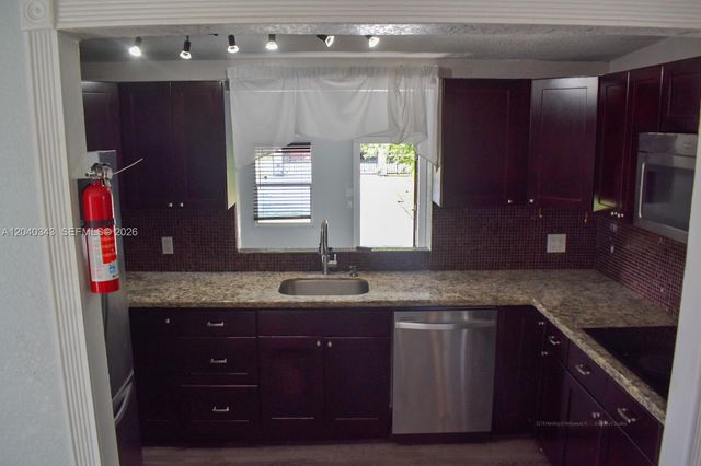 2218 Harding St, Hollywood, FL 33020