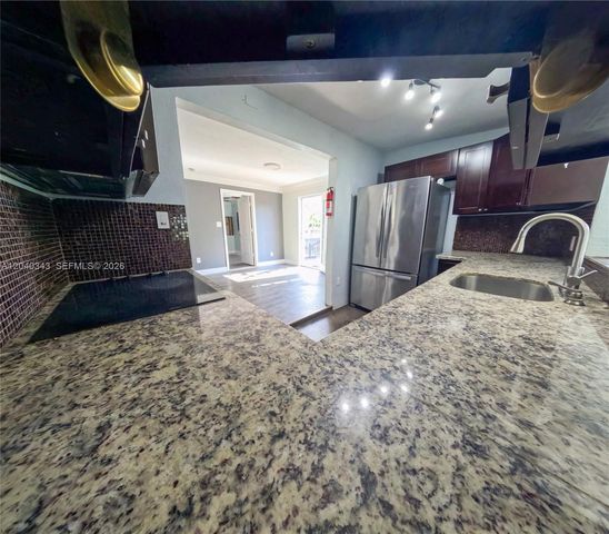 2218 Harding St, Hollywood, FL 33020