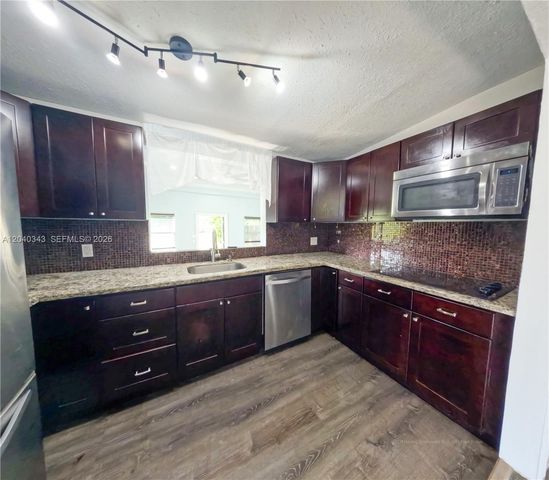 2218 Harding St, Hollywood, FL 33020