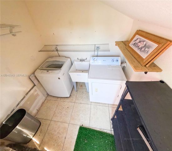 2218 Harding St, Hollywood, FL 33020