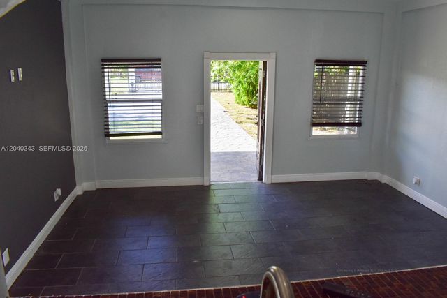 2218 Harding St, Hollywood, FL 33020
