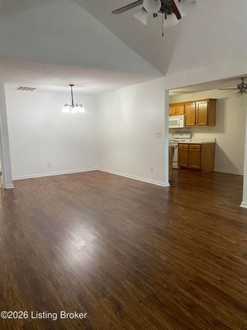 11305 Ridge Lake Dr, Louisville, KY 40272
