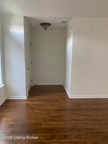 11305 Ridge Lake Dr, Louisville, KY 40272