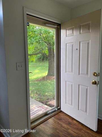 11305 Ridge Lake Dr, Louisville, KY 40272