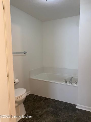 11305 Ridge Lake Dr, Louisville, KY 40272