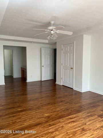 11305 Ridge Lake Dr, Louisville, KY 40272