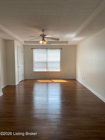 11305 Ridge Lake Dr, Louisville, KY 40272
