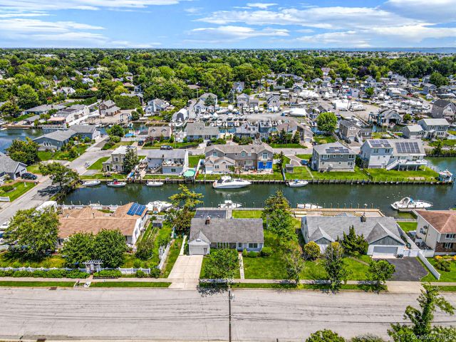 398 Clocks Boulevard, Massapequa, NY 11758