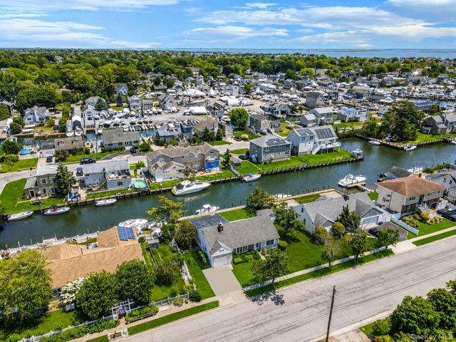 398 Clocks Boulevard, Massapequa, NY 11758