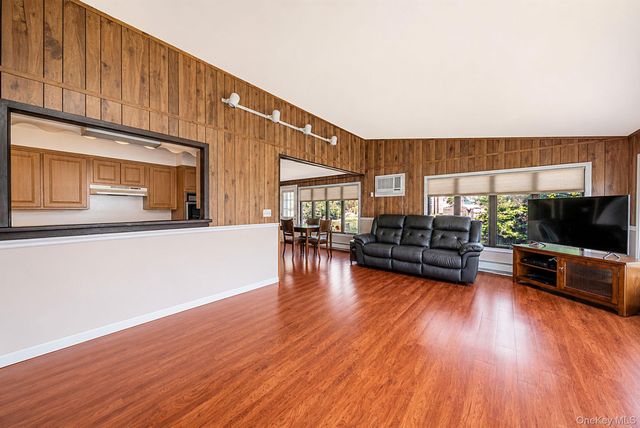 398 Clocks Boulevard, Massapequa, NY 11758