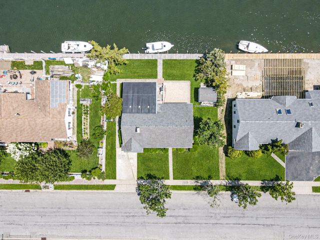 398 Clocks Boulevard, Massapequa, NY 11758