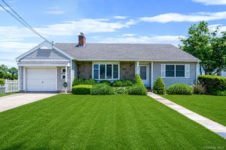 398 Clocks Boulevard, Massapequa, NY 11758