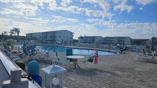 880 W Horizons 111, Boynton Beach, FL 33435